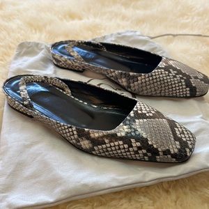 M. GEMI Quadtratini Square Toe Slingback Flats